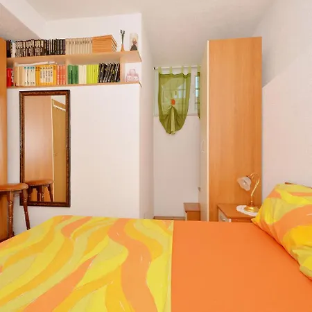 Aurelija- 20m From Apartmán Trogir