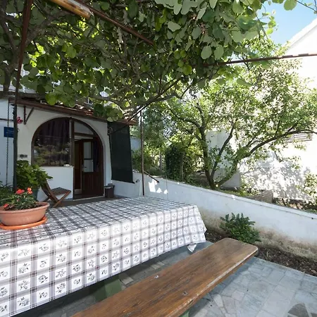 Aurelija- 20m From Apartment Trogir