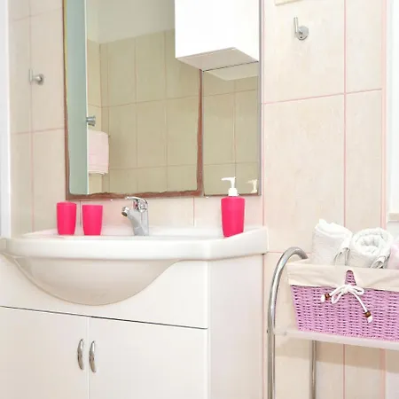 Apartment Aurelija- 20m From Trogir